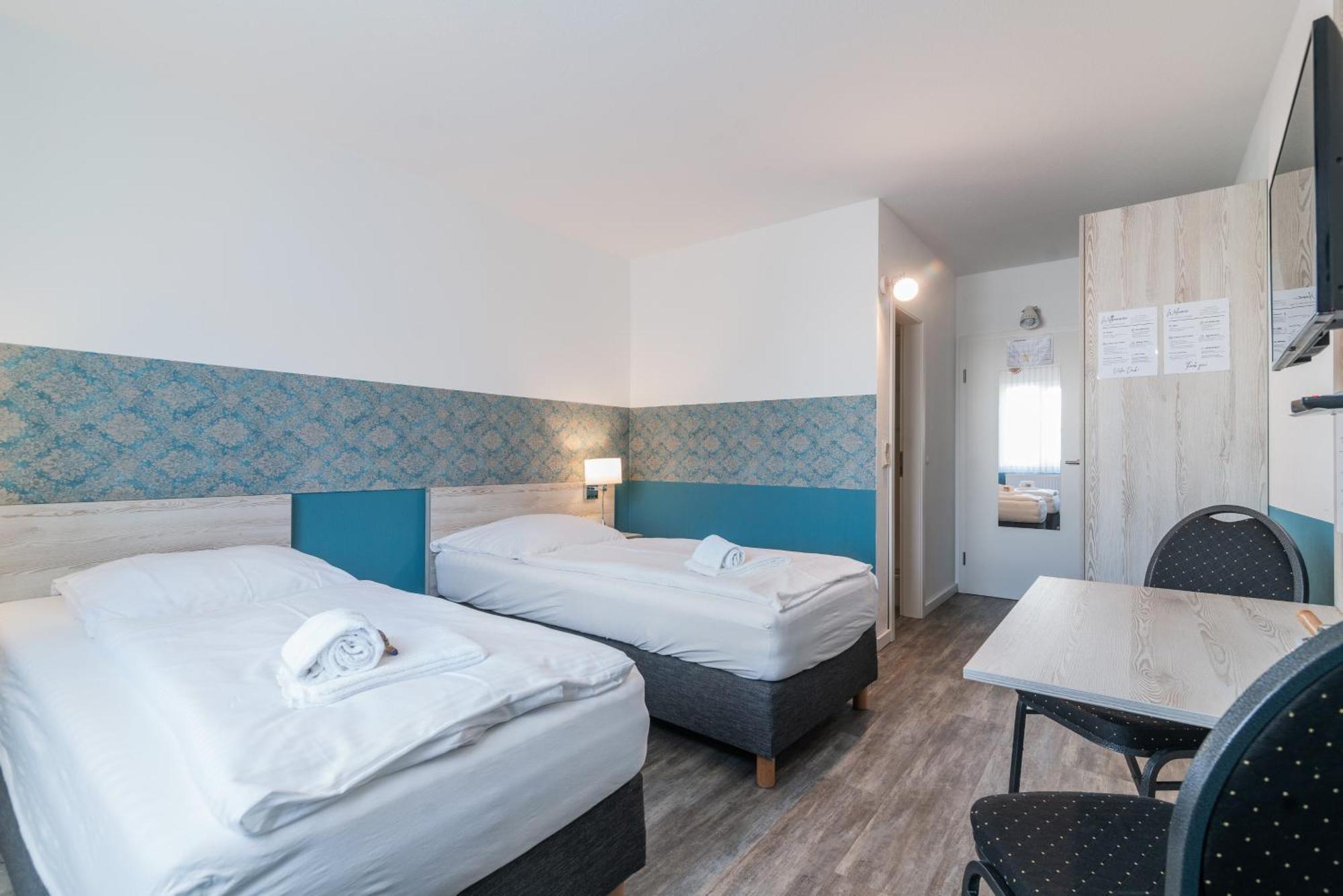 Hotel Cafe Galerie - Smart Tv - Free Parking Garbsen Εξωτερικό φωτογραφία